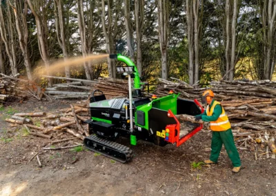 Štěpkovač Greenmech EVO 205D SURE-Trak při práci